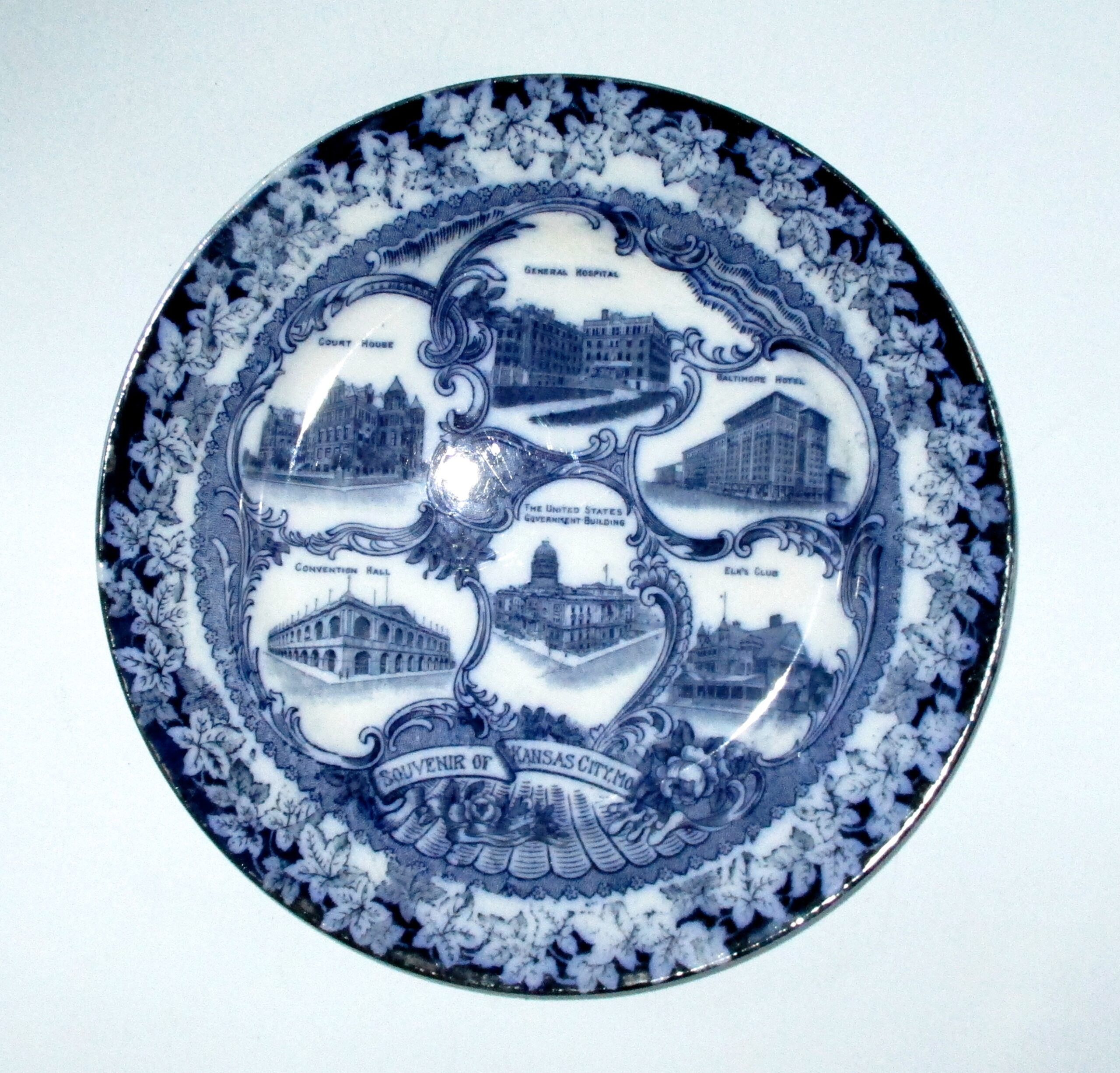9 1/4"English Blue and White Souvenir Plate of Kansas City Missouri