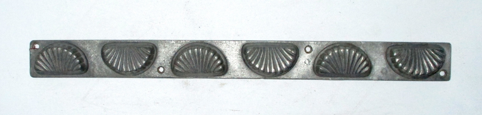 Pewter Food Mold (14" x 1 1/4" x 1/2"