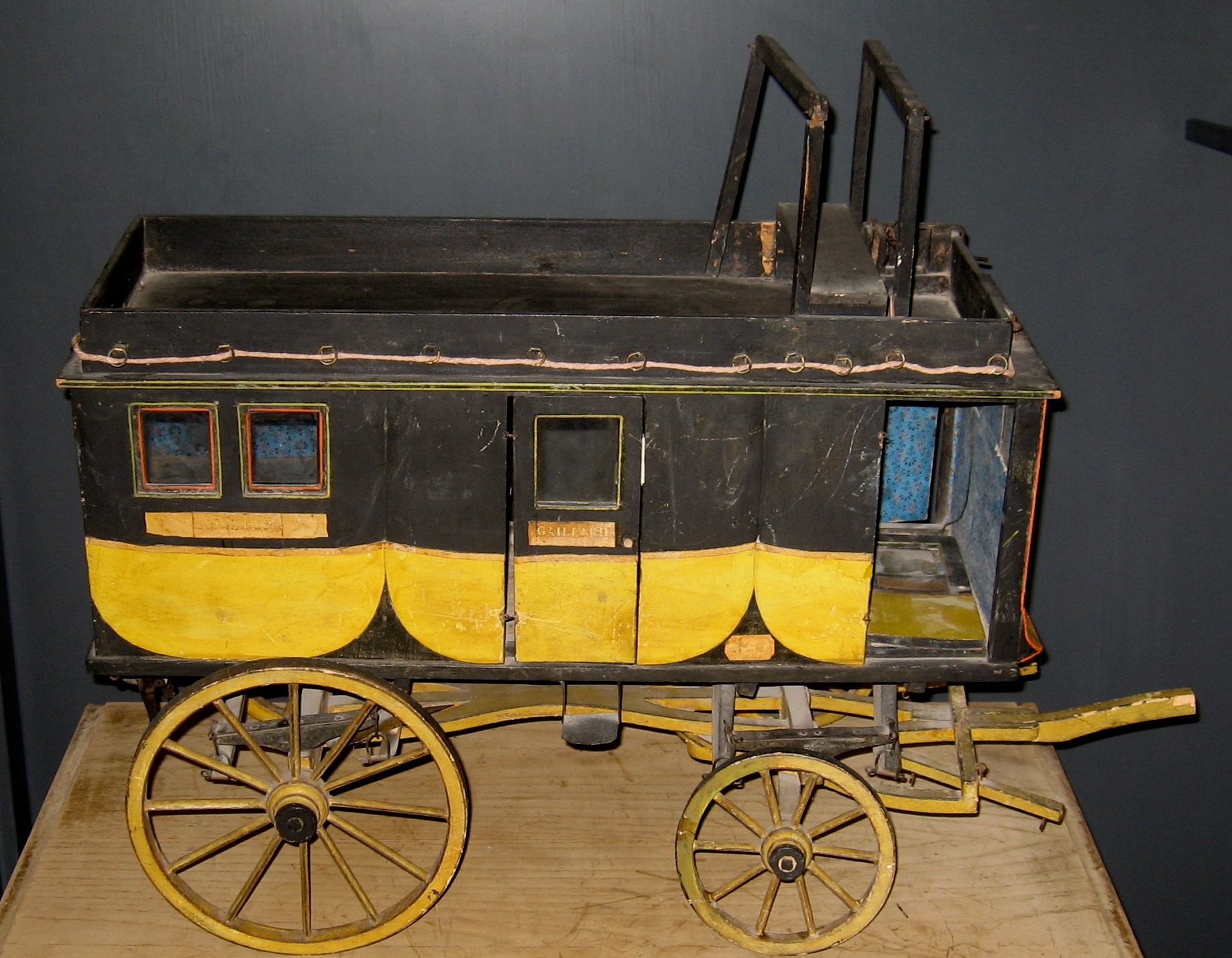 Advertising Scale Model of the Transport Coach Used For Delivery of People and Goods Between Paris and Le Havre (21" L x 11" W x 19" H)