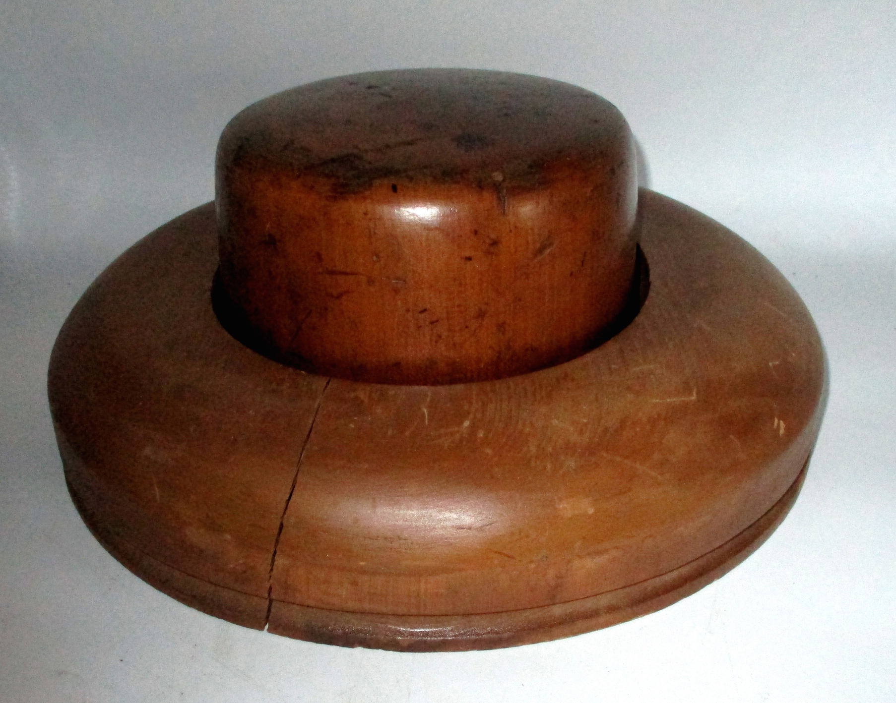 2-piece Wooden Hat Mold